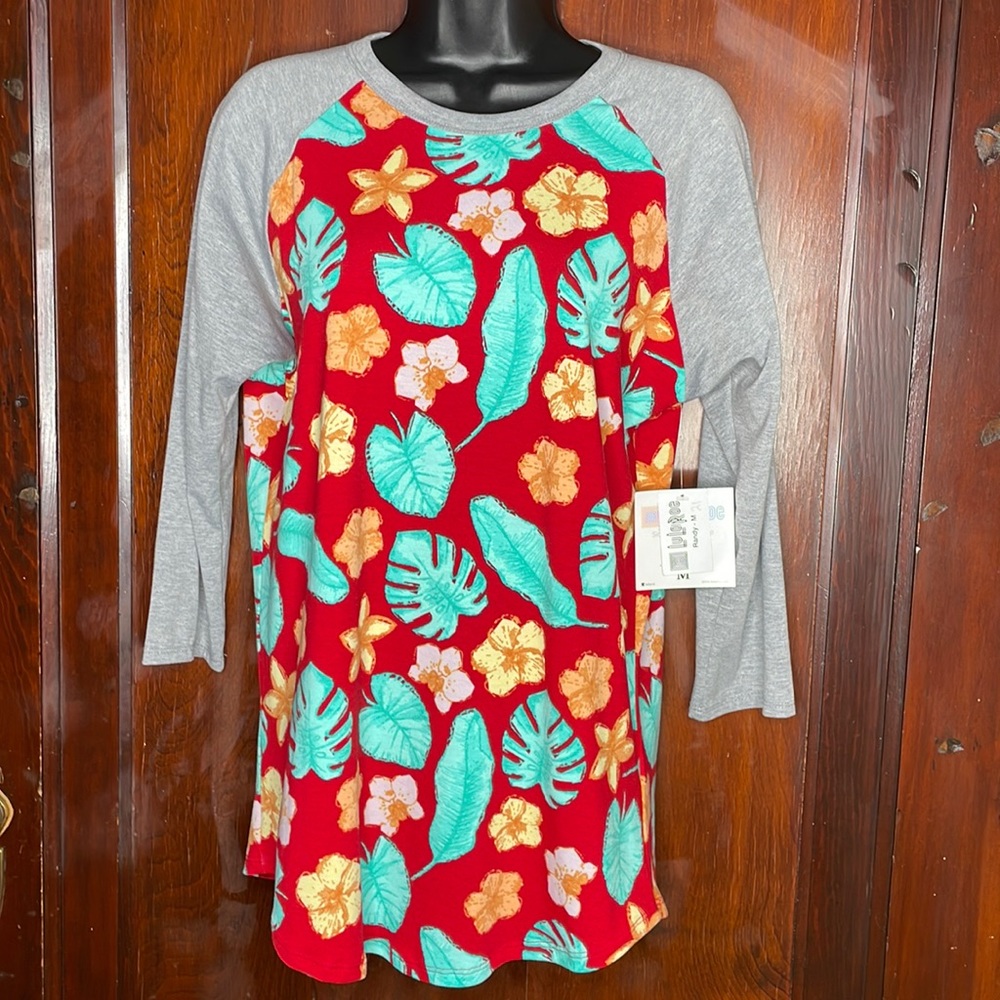 Clearance LuLaRoe Randy t-shirt Med